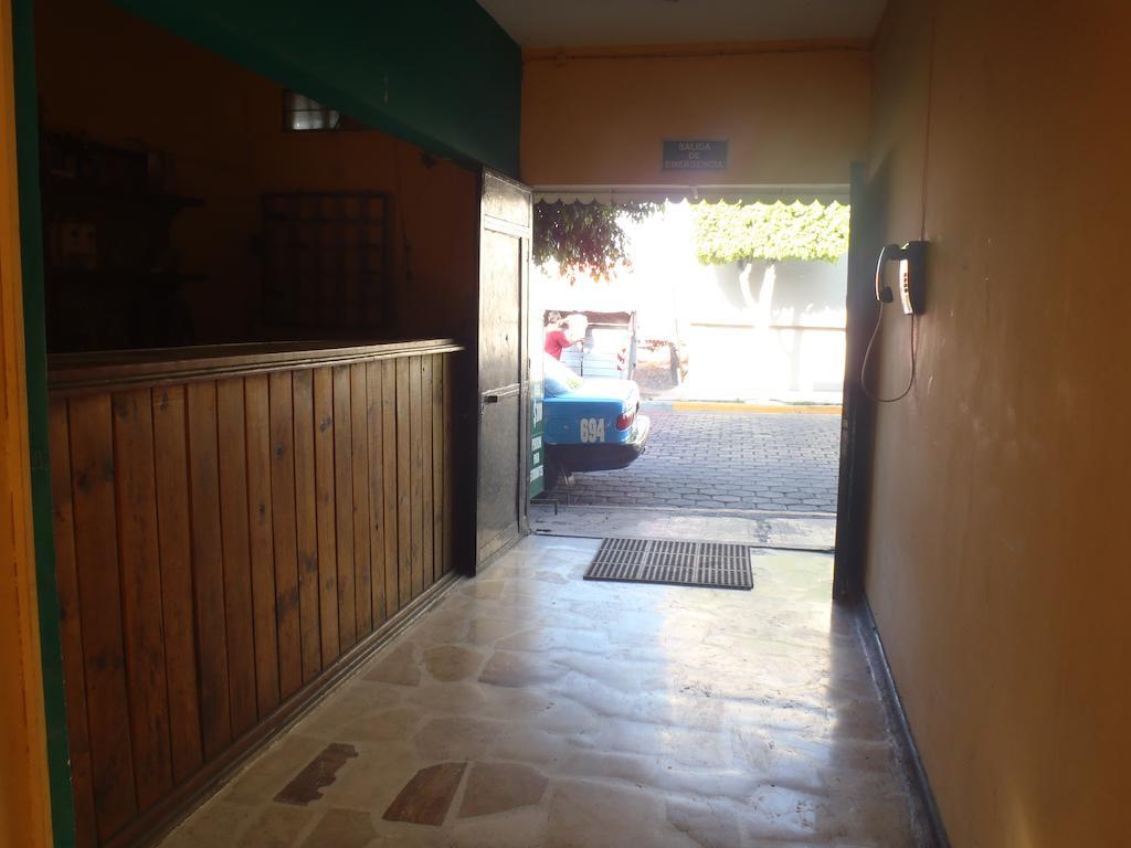 Hotel Casa De Huespedes Hidalgo Tehuacan Bagian luar foto