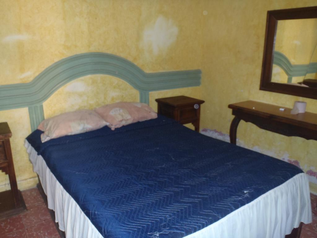 Hotel Casa De Huespedes Hidalgo Tehuacan Bagian luar foto